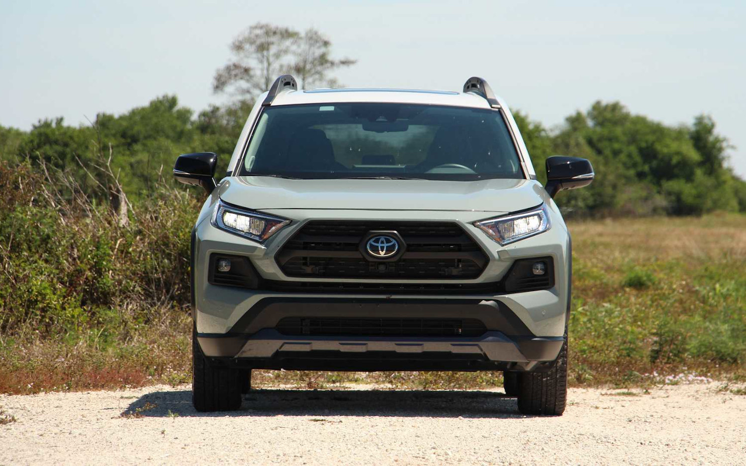 Comparison Chevrolet Trailblazer ACTIV 2021 vs Toyota RAV4 TRD